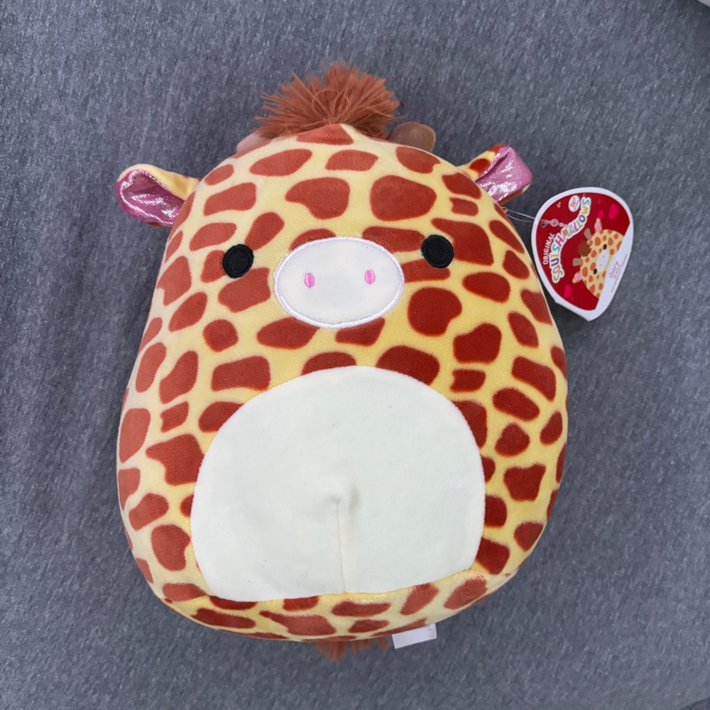 8” Gary the Giraffe Squishmallow (Valentine’s Day Walgreens Exclusive)